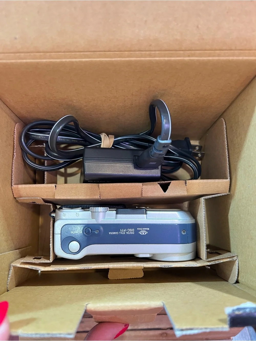 Sony Cyber-shot DSC-P71 3.2MP Compact Digital Camera w/ 128mb Memory Stick Works